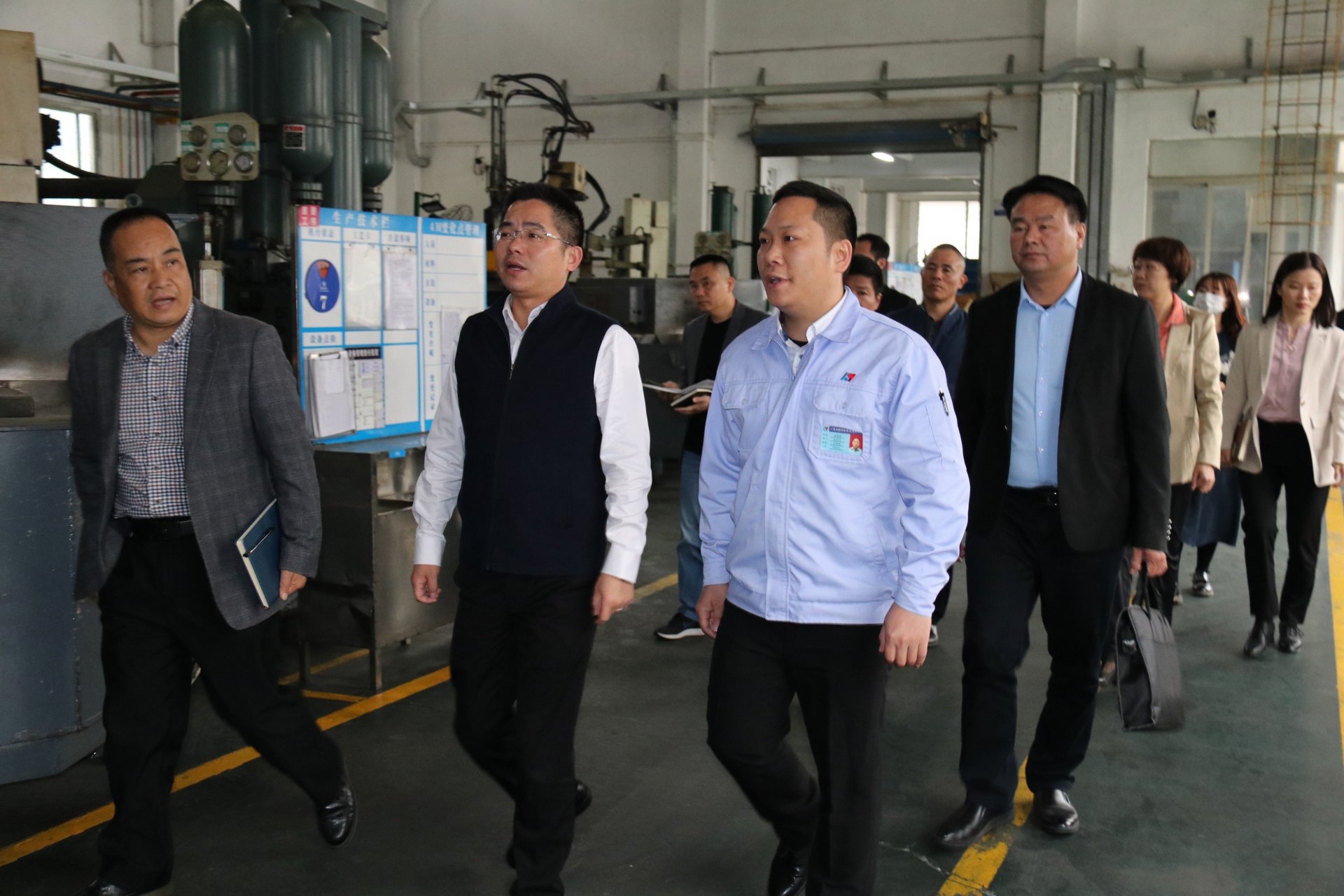Leaders of Gaoyao District visit our company for investigation